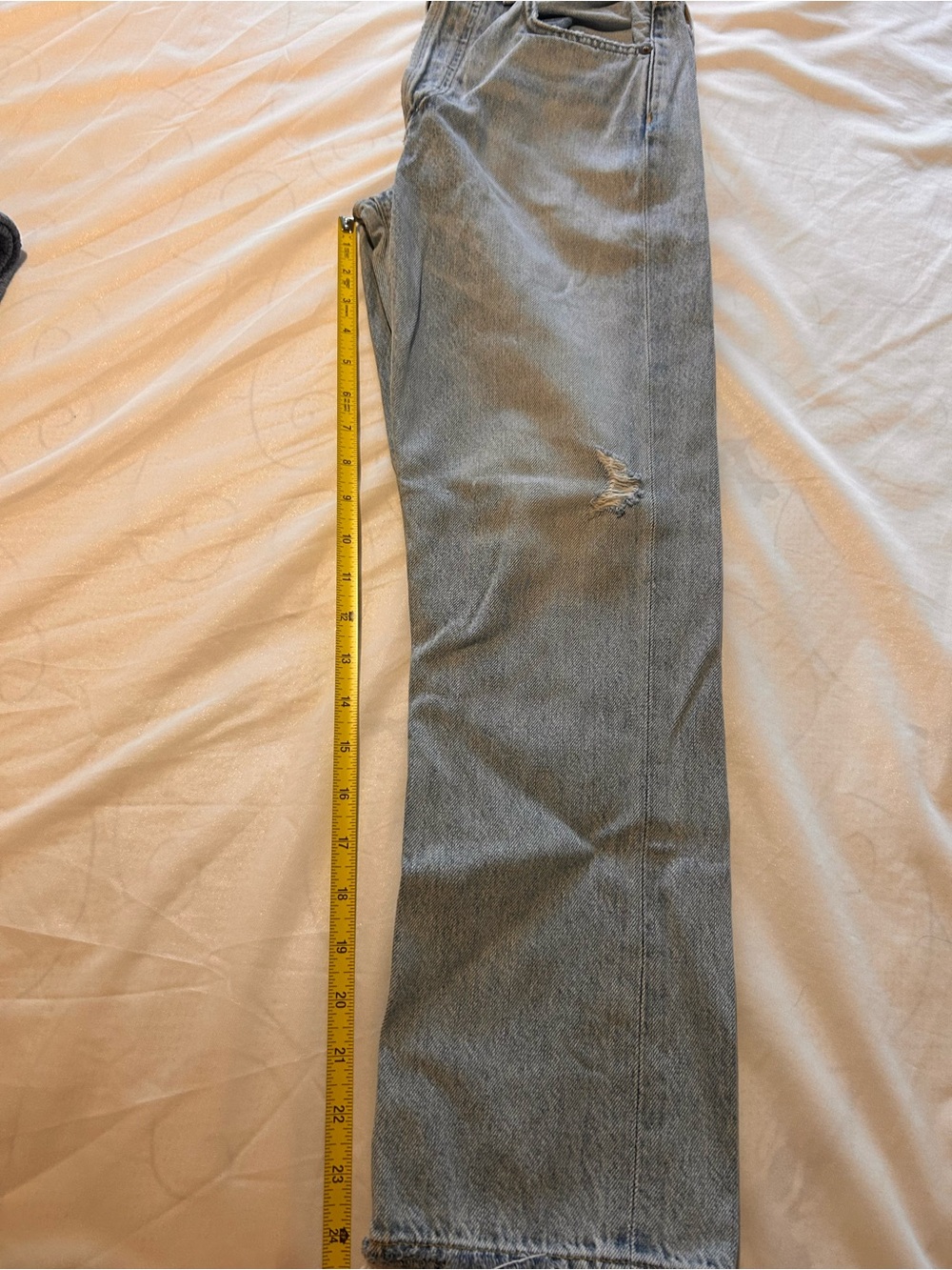 Agolde Riley Light Blue Distressed Jeans - Picture 3 of 5